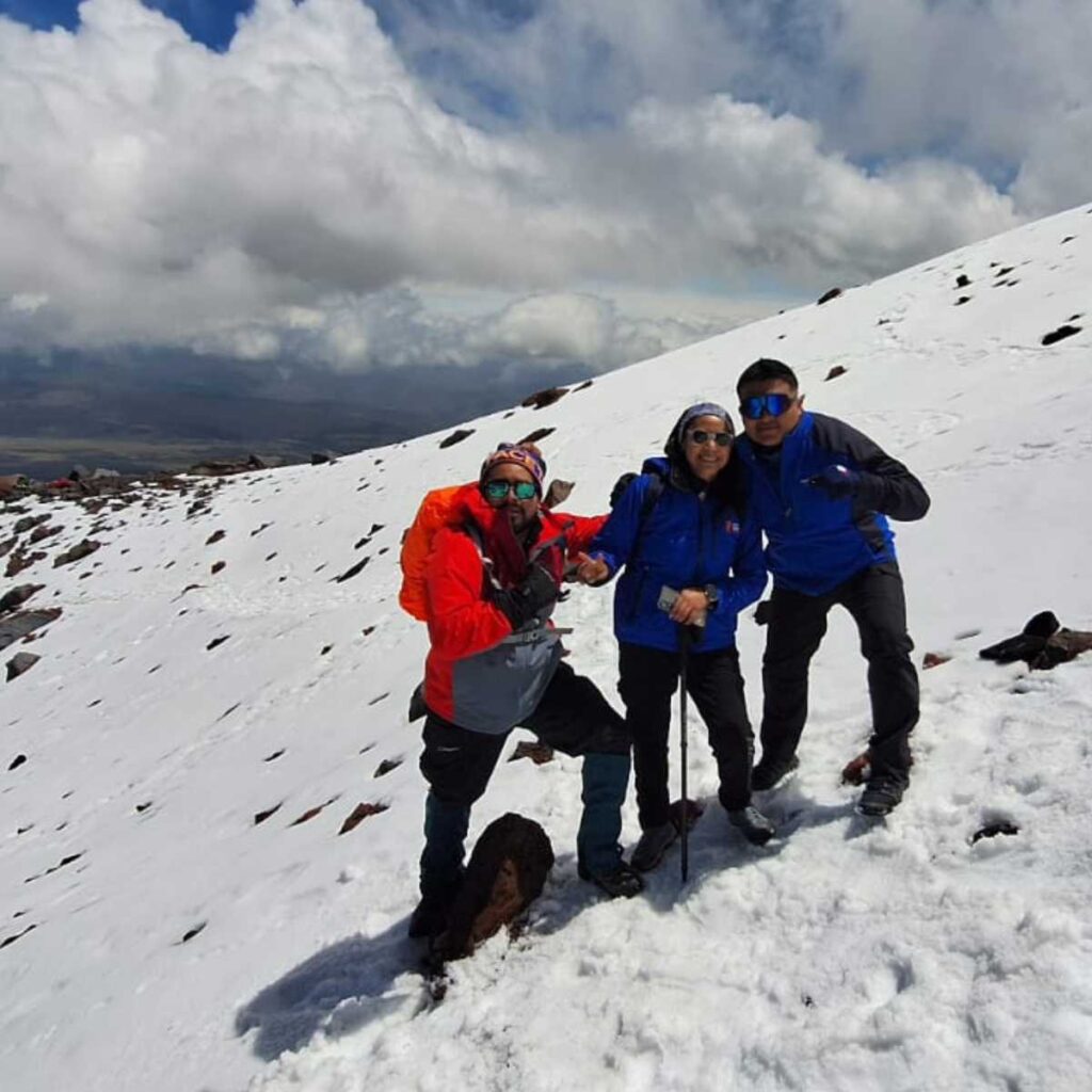 Durante el recorrido atravesaremos los paisajes del Reserva de Producción de Fauna Chimborazo,