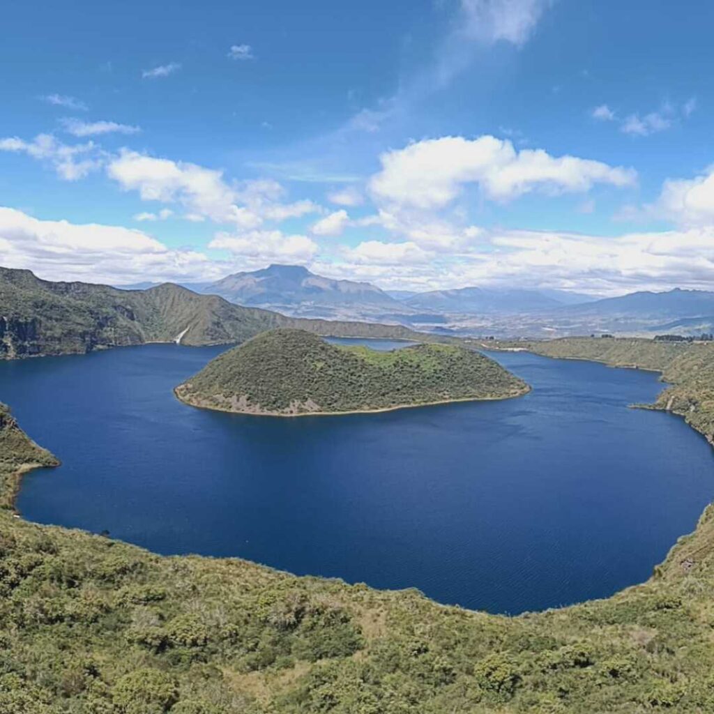 cuicocha laguna
